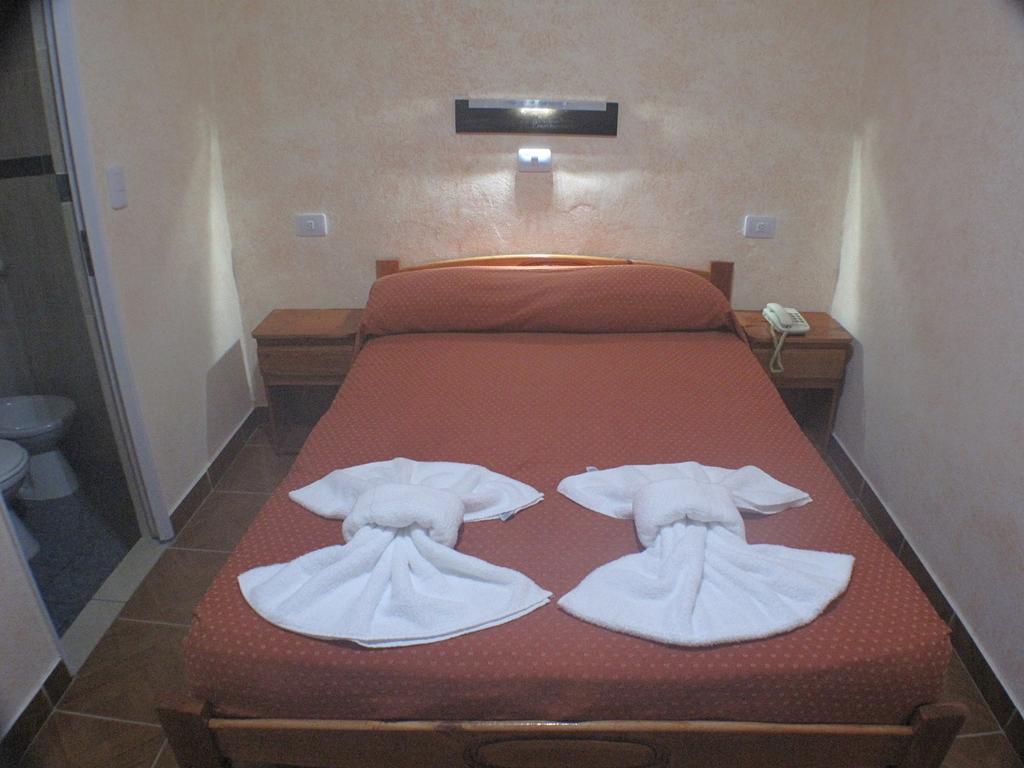 Hotel Los Cedros บัวโนสไอเรส ห้อง รูปภาพ